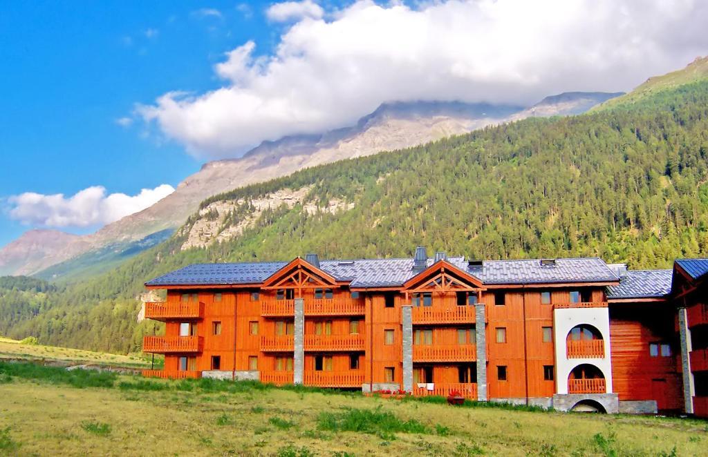 Residence Les Balcons De Val Cenis Le Haut Lanslevillard Exterior photo